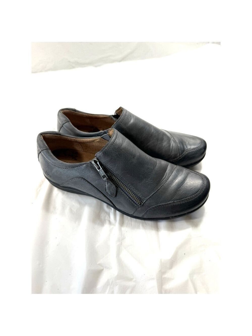 Taos Character Flat size 7.5 Napa Leather Zip Loafer Comfort Shoes